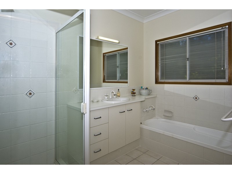 2/46a Mackenzie Street, Mount Lofty QLD 4350