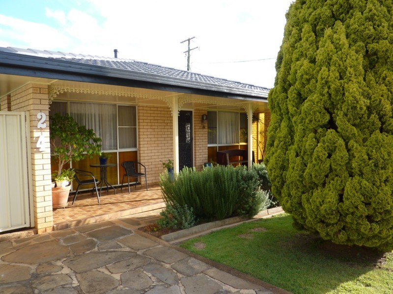 24 Cavell Street, East Toowoomba QLD 4350