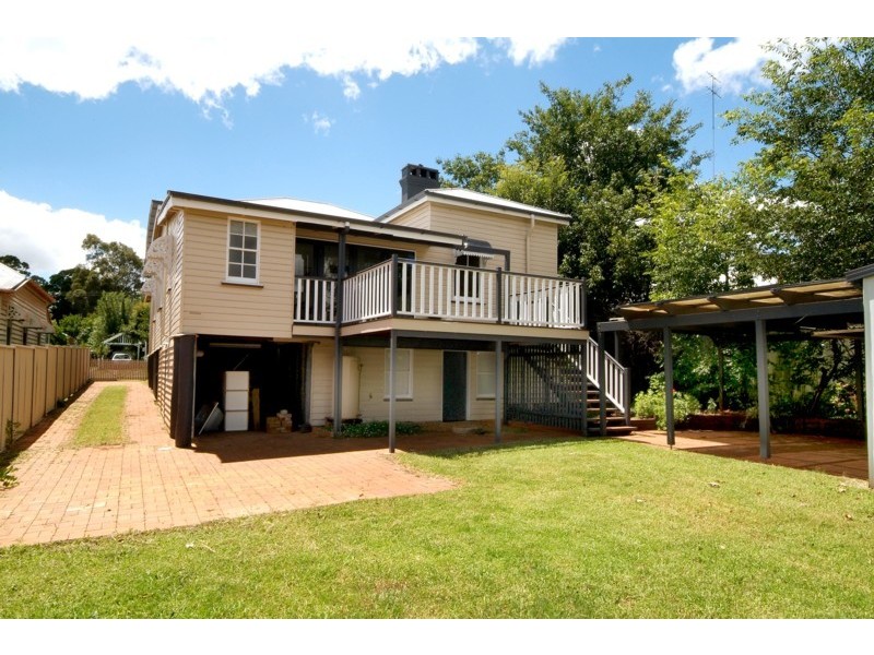 8 Somme Street, North Toowoomba QLD 4350