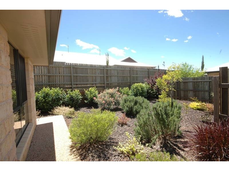 7/14 Uniplaza Court, Toowoomba QLD 4350