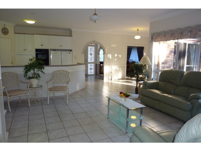 7 Meredith Crescent, Toowoomba QLD 4350