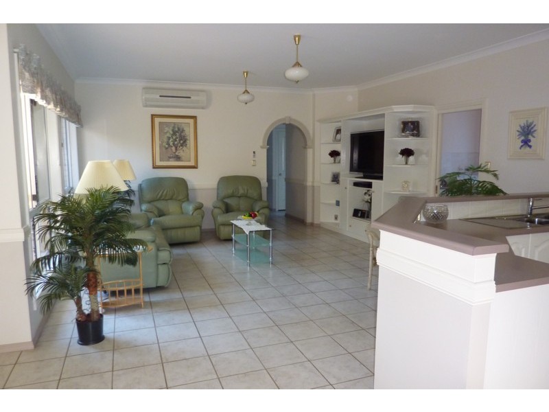 7 Meredith Crescent, Toowoomba QLD 4350