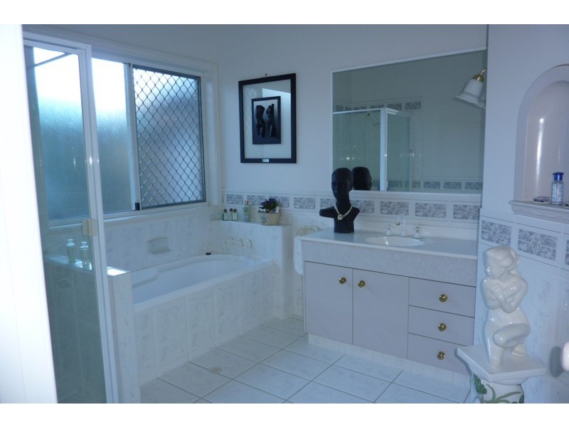 7 Meredith Crescent, Toowoomba QLD 4350