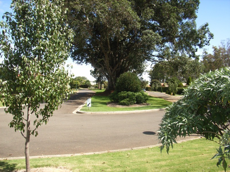 7 Meredith Crescent, Toowoomba QLD 4350