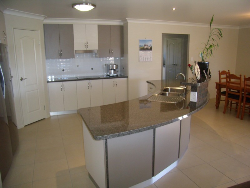 41 Phipps Drive, Toowoomba QLD 4350