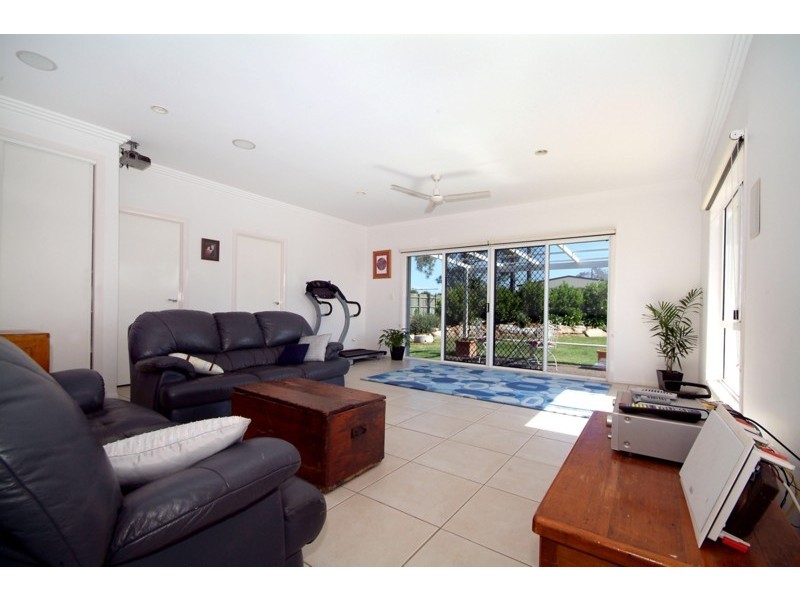 8 Arcadia Court, Highfields QLD 4352