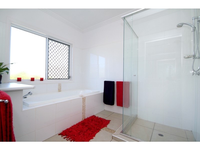 8 Arcadia Court, Highfields QLD 4352