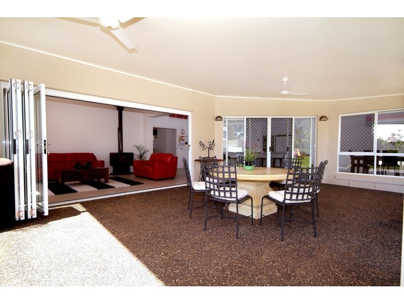 8 Arcadia Court, Highfields QLD 4352