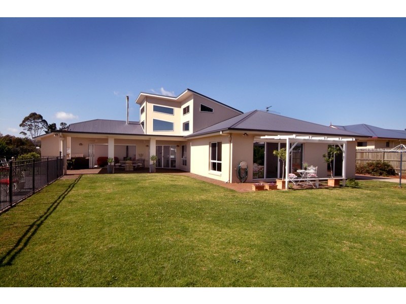 8 Arcadia Court, Highfields QLD 4352