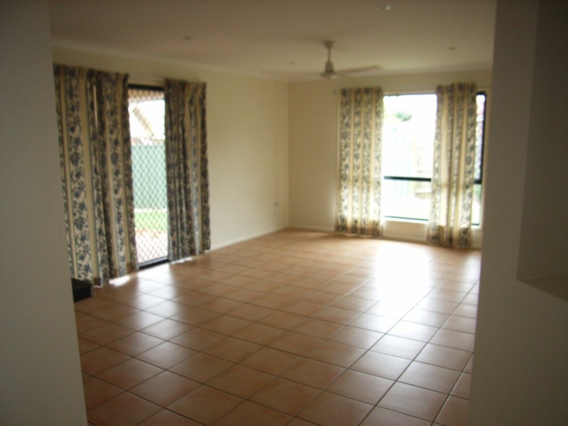 17 Hinchcliffe Drive, Toowoomba QLD 4350