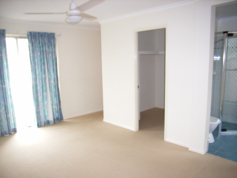 17 Hinchcliffe Drive, Toowoomba QLD 4350