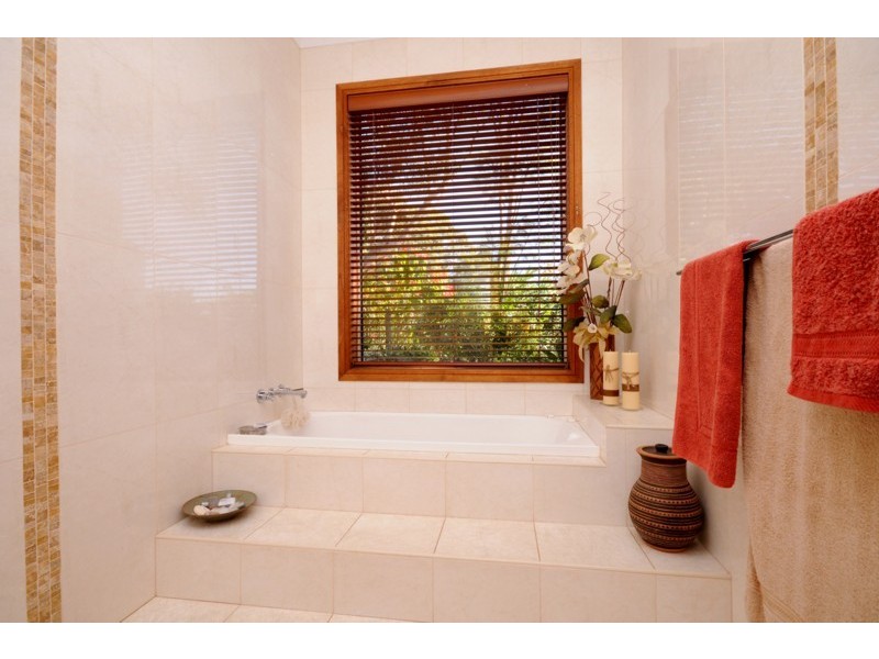 100 Prince Henry Drive, Toowoomba QLD 4350