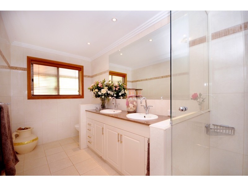 100 Prince Henry Drive, Toowoomba QLD 4350