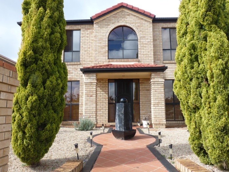 4 Throwleigh Close, Toowoomba QLD 4350