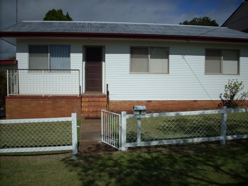 2 Canberra Street, Harristown QLD 4350