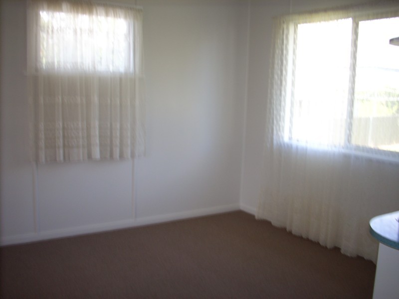 2 Canberra Street, Harristown QLD 4350