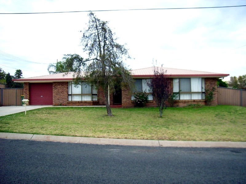 11 Montana Street, Wilsonton Heights QLD 4350