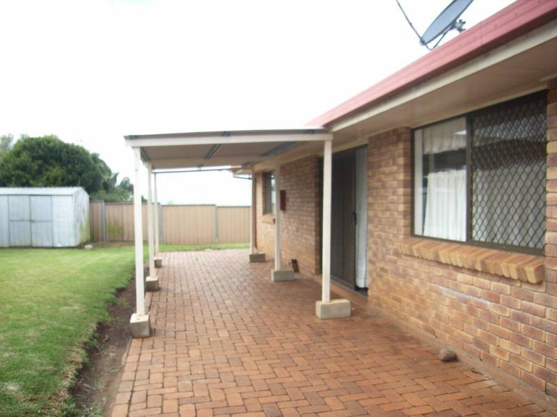 11 Montana Street, Wilsonton Heights QLD 4350