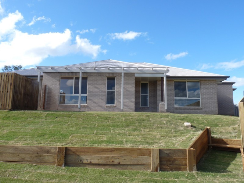 4 Dodson Crescent, Toowoomba QLD 4350