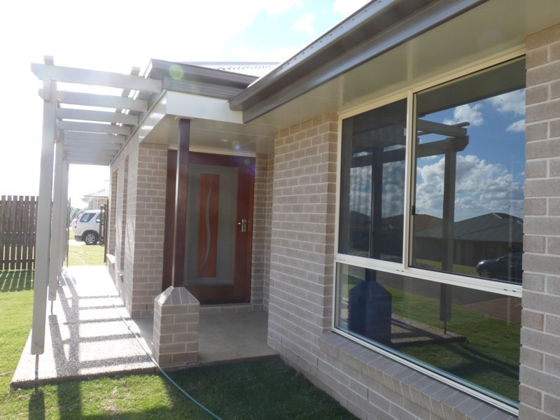 4 Dodson Crescent, Toowoomba QLD 4350