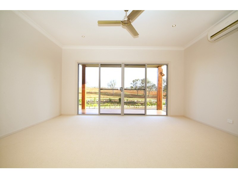2 Pendrea Close, Highfields QLD 4352