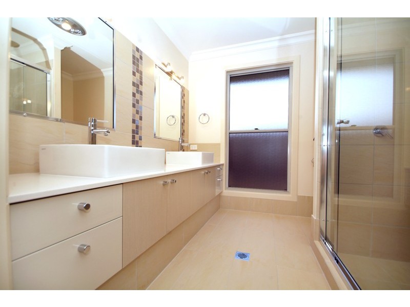 2 Pendrea Close, Highfields QLD 4352