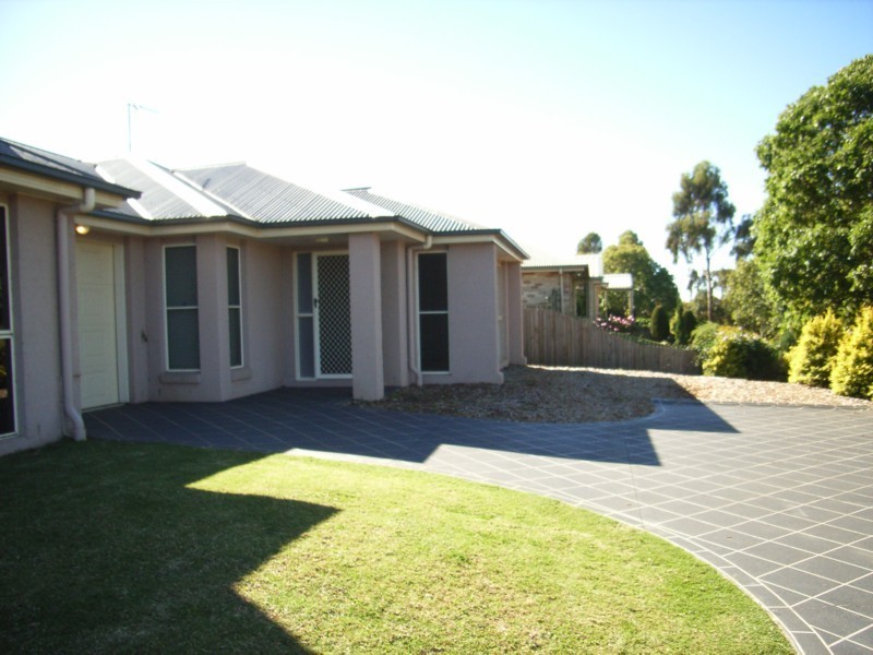 2/375 Stenner Street, Toowoomba QLD 4350