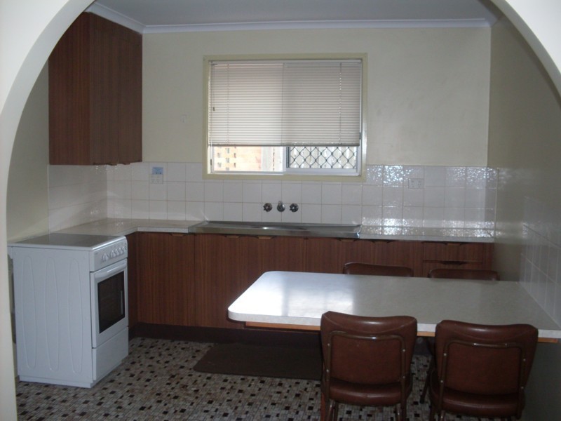 2/218 Mackenzie Street, Toowoomba QLD 4350