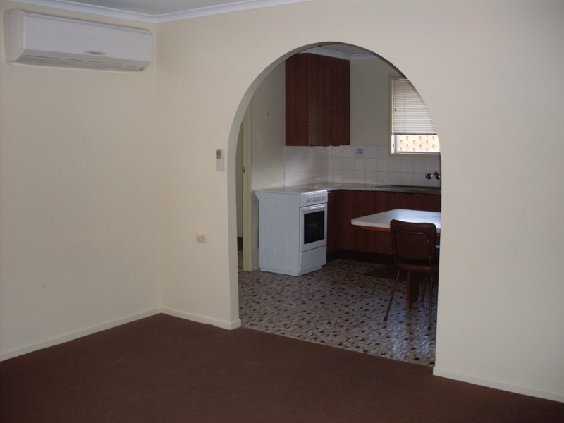 2/218 Mackenzie Street, Toowoomba QLD 4350