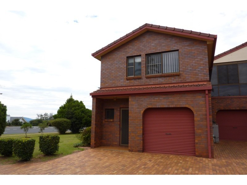 4/2G James Street, Toowoomba QLD 4350