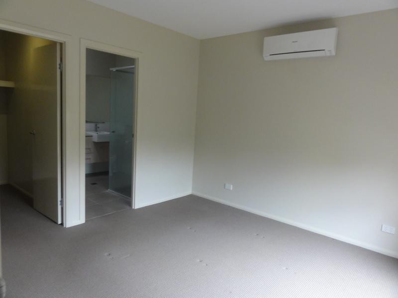 2/223 Mackenzie Street, Toowoomba QLD 4350