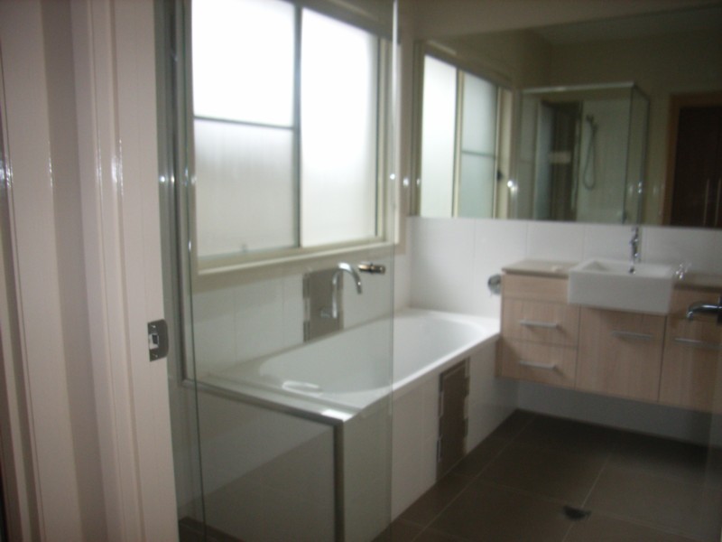 2/223 Mackenzie Street, Toowoomba QLD 4350