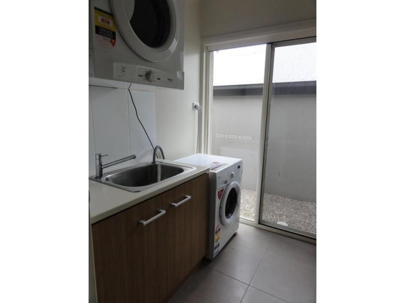 2/223 Mackenzie Street, Toowoomba QLD 4350