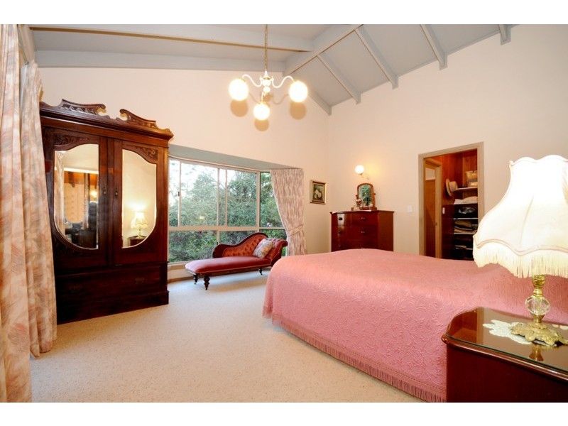 15 Hilltop Crescent, Toowoomba QLD 4350