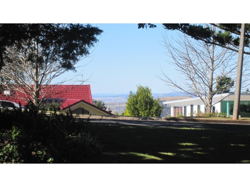 2/33 Tourist Road, Toowoomba QLD 4350