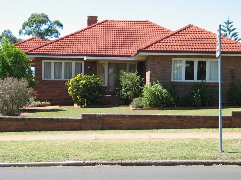 112 Tourist Road, Toowoomba QLD 4350