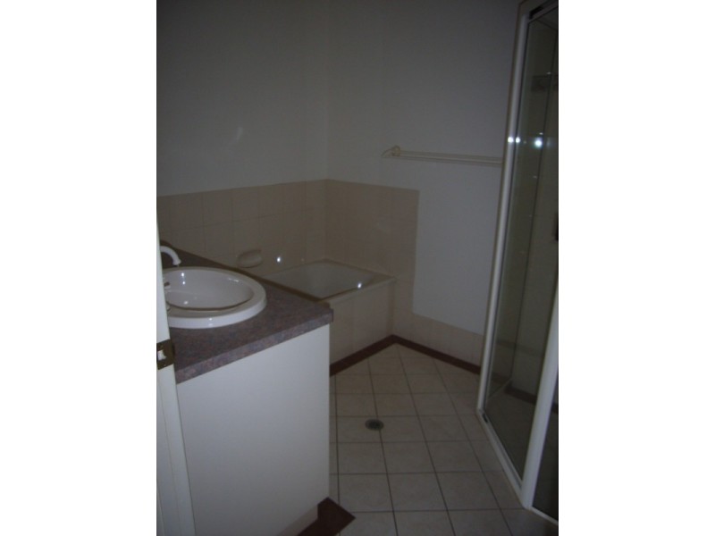 2/239 Nelson Street, Kearneys Spring QLD 4350