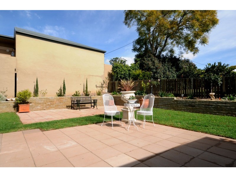 8 Crown Street, Toowoomba QLD 4350