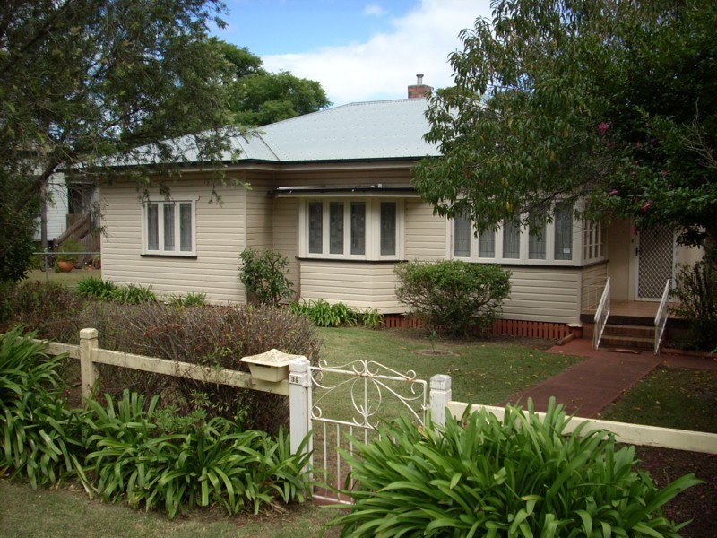 39 Wirra Wirra Street, Toowoomba QLD 4350