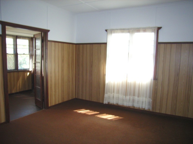 4 Blackwood Street, Harristown QLD 4350