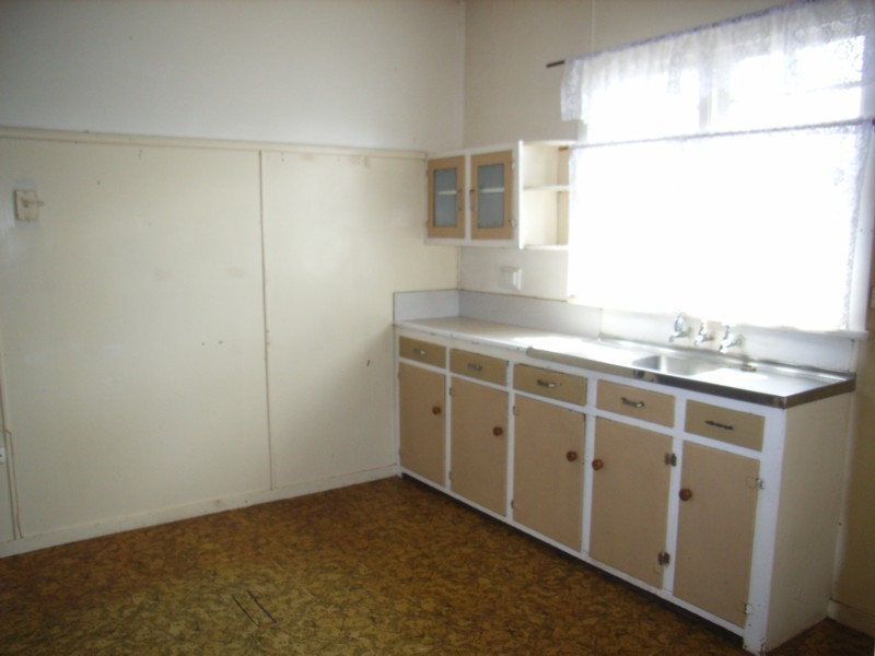 4 Blackwood Street, Harristown QLD 4350