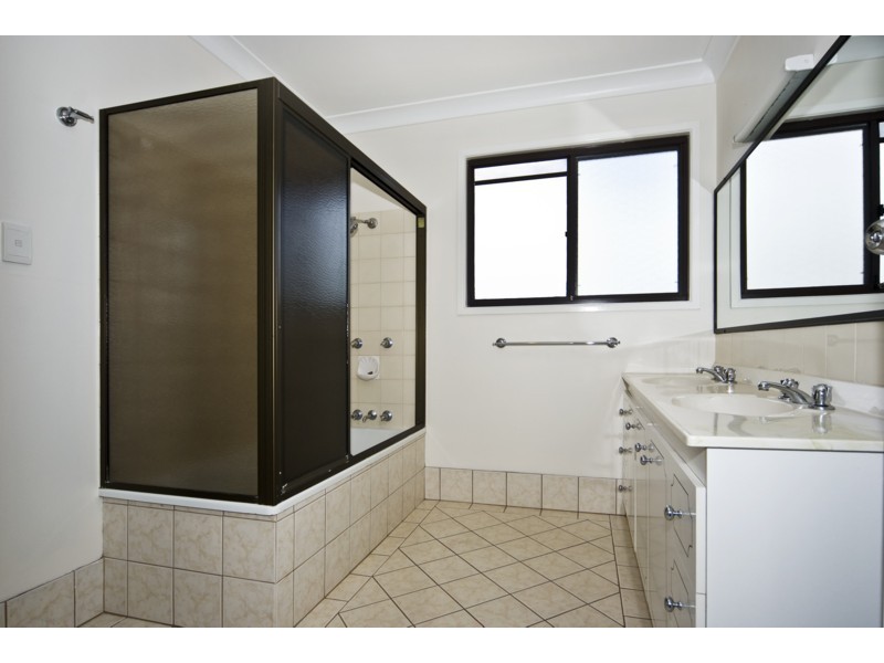 2 Flagstone Creek Road, Middle Ridge QLD 4350