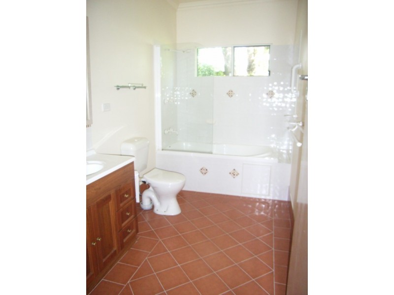 18 Curzon Street, Toowoomba QLD 4350