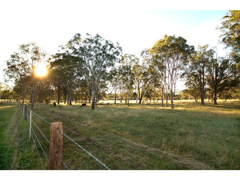 172 Robinson Road, Cabarlah QLD 4352