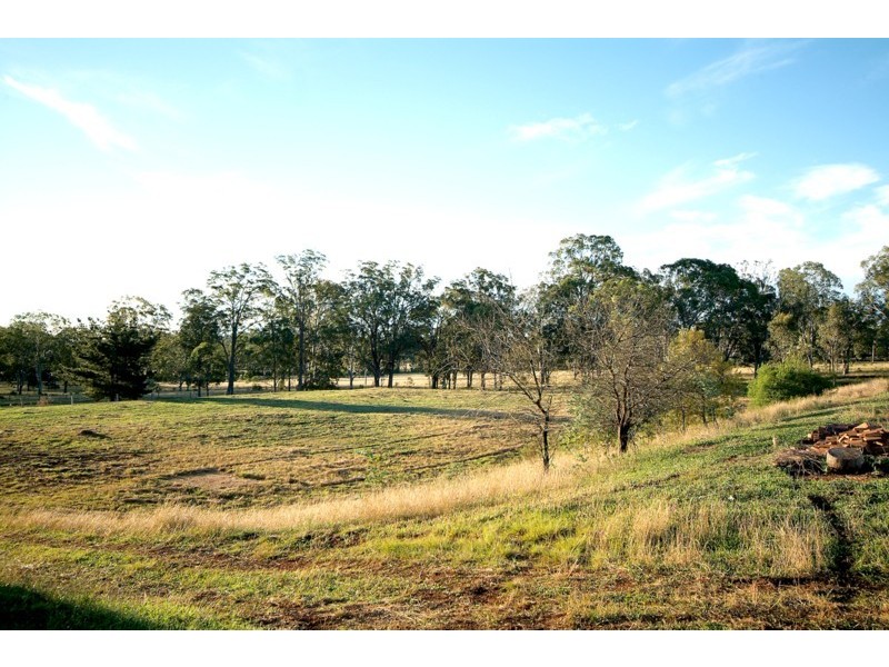 172 Robinson Road, Cabarlah QLD 4352