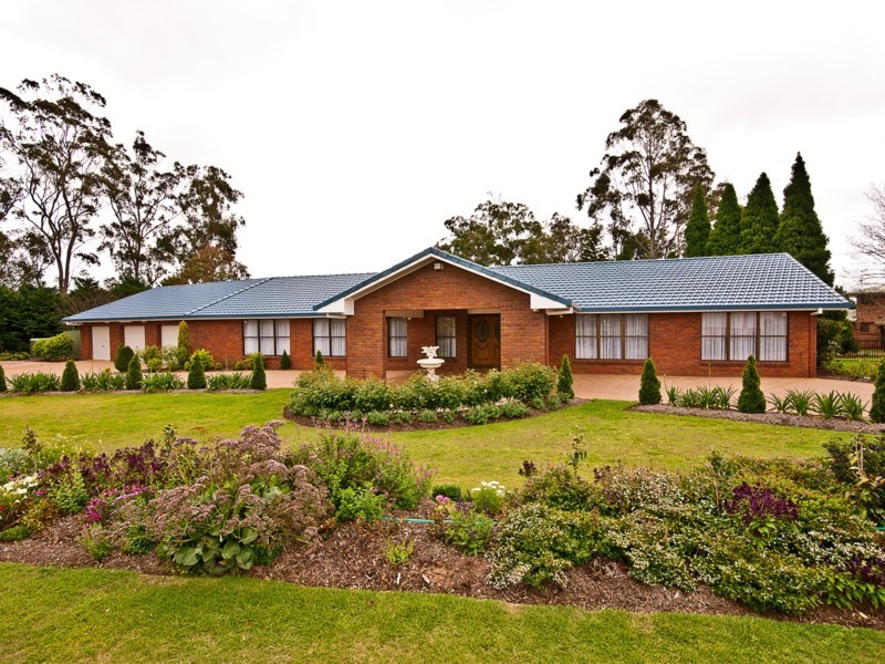 7 Golf Course Drive, Toowoomba QLD 4350