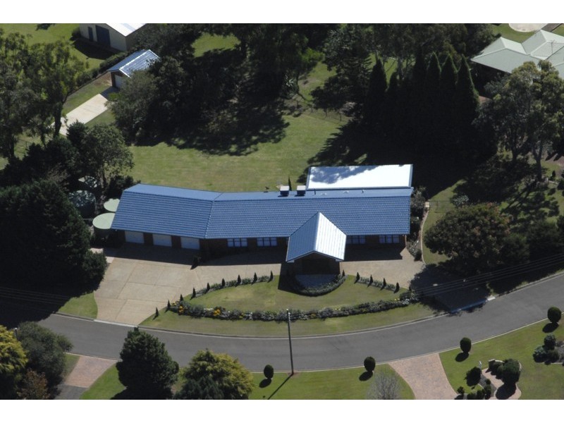 7 Golf Course Drive, Toowoomba QLD 4350