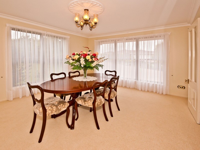 7 Golf Course Drive, Toowoomba QLD 4350