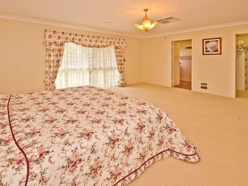 7 Golf Course Drive, Toowoomba QLD 4350