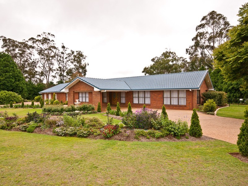 7 Golf Course Drive, Toowoomba QLD 4350